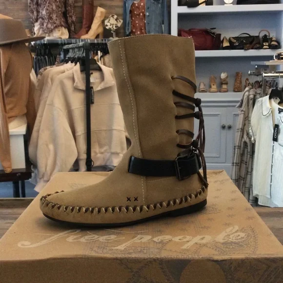 Coronado Mocc Boot - Picture 4 of 7